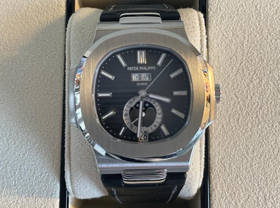 Buy original Patek Philippe NAUTILUS 5726A-001 with Bitcoin!