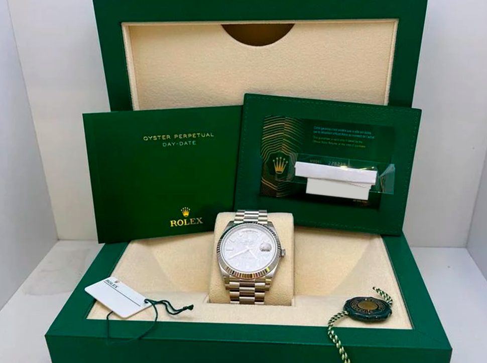 Buy original Rolex Day-Date 40 228239-0055 with Bitcoin!